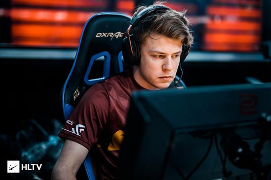 RNG季后赛不敌EDG，状态全面下滑，S12能进吗？