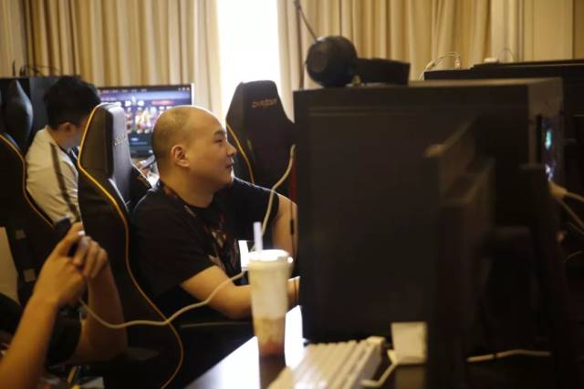 里程碑：iG辅助Wink达成LPL2000助攻成就