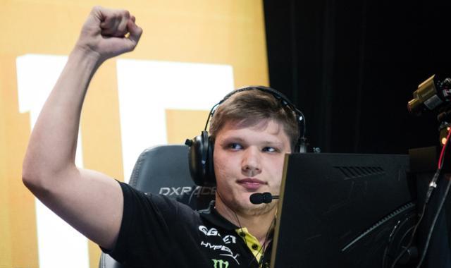 Virtus.pro 用 Perfecto(RUS) 替换了阵容中的 FL4MUS