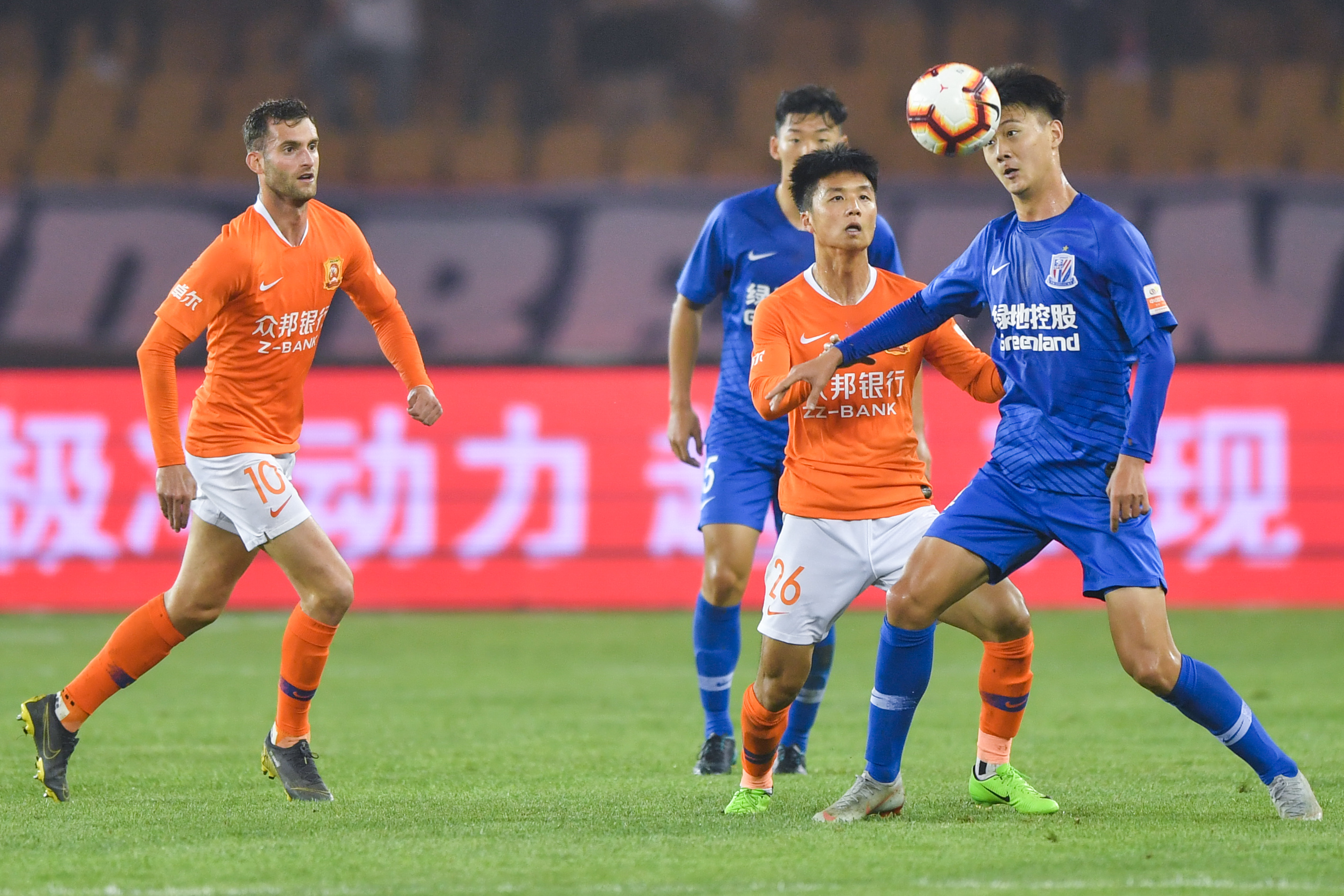 广东上半场43-38浙江！徐杰复出砍11分