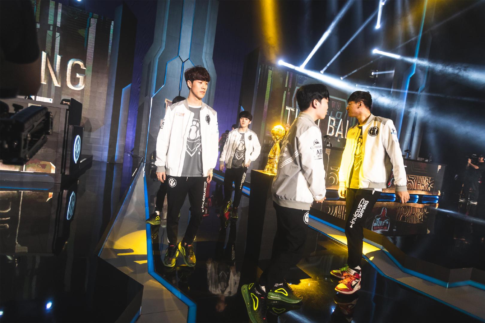 DOTA2 震中杯：RNG零比二惨遭自己二队SAG淘汰