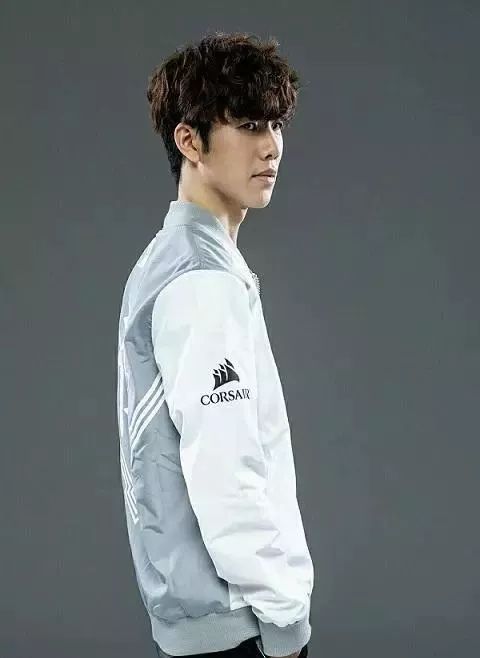 LPL今日首发名单：Karsa回归首发位，前DK上单HOYA迎来LPL首秀