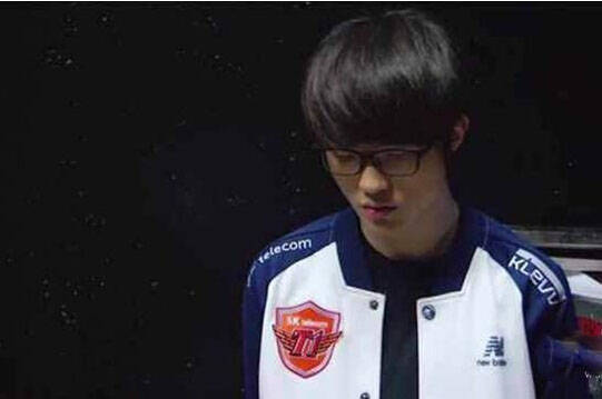 小鲁布队安全了！ Ruler 没有保护，被Oner+ Smash 击中。 T1 2-1 Generation Gaming